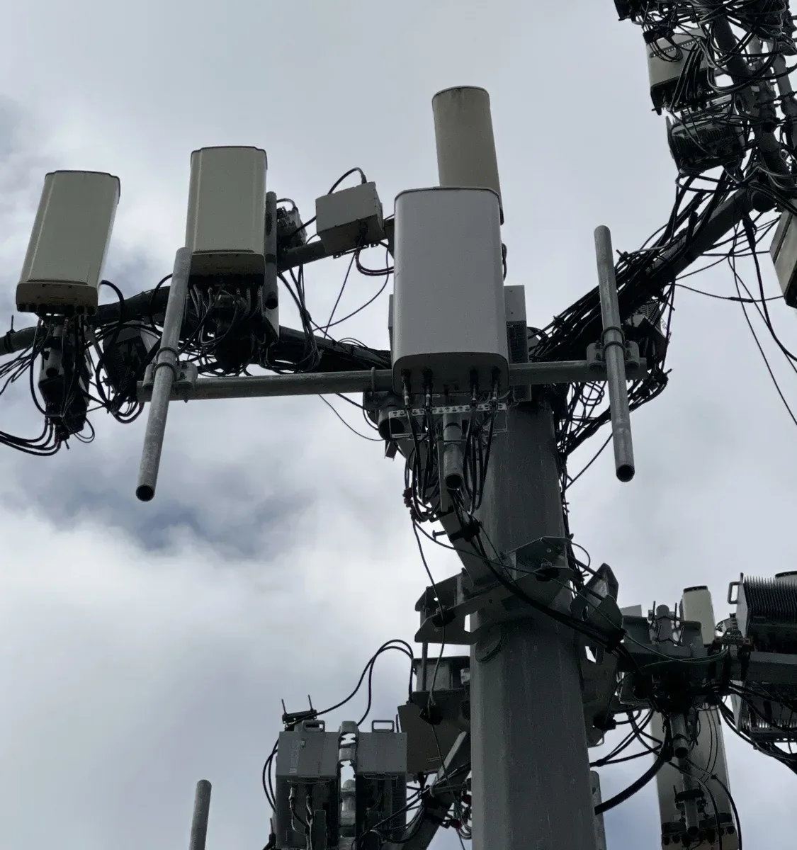 ANTELECOM Dish equipment installation
